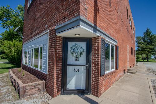401 E 4th St, Hobart, IN, 46342-4421 | Card Image