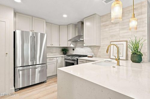 578 Via Colinas, Westlake Village, CA, 91362-5002 | Card Image