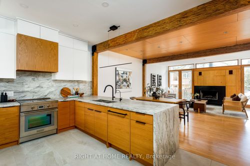 16 Marquis Ave, Etobicoke, ON, M8X1V4 | Card Image