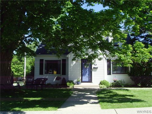40 Princeton Pl, Orchard Park, NY, 14127-2451 | Card Image