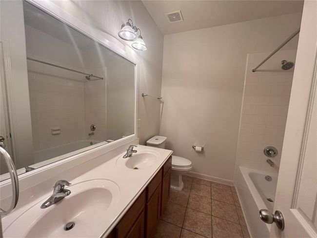 Hall Bath | Image 29