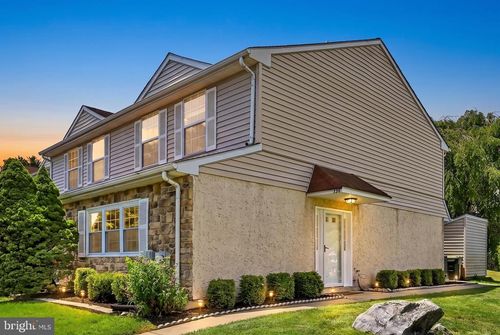 720 Springfield Ct, DOWNINGTOWN, PA, 19335-4200 | Card Image