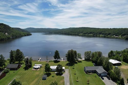 124 Lakefront Ln, Barton, VT, 05822-9662 | Card Image