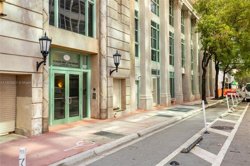 apt-501-111 E Flagler St, Miami, FL, 33131-1107 | Card Image