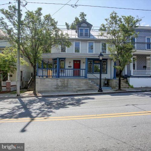 448 E King St, SHIPPENSBURG, PA, 17257-1502 | Card Image