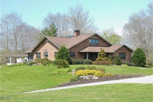 136 Triple H Ln, Jonesborough, TN, 37659-6689 | Card Image