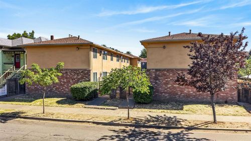 3322 Y Street, Sacramento, CA, 95817 | Card Image
