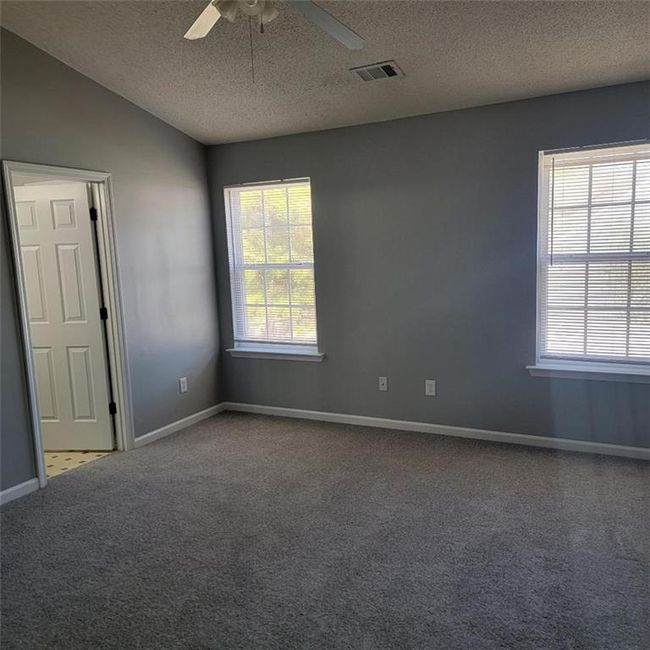 5820 Sable Glen Rd, House other with 3 bedrooms, 3 bathrooms and null parking in Atlanta GA | Image 9