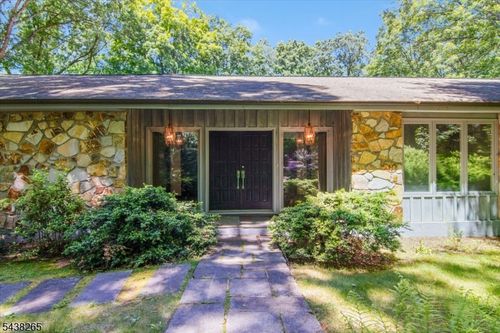 6 Green Hills Rd, Mendham Twp, NJ, 07945-3305 | Card Image