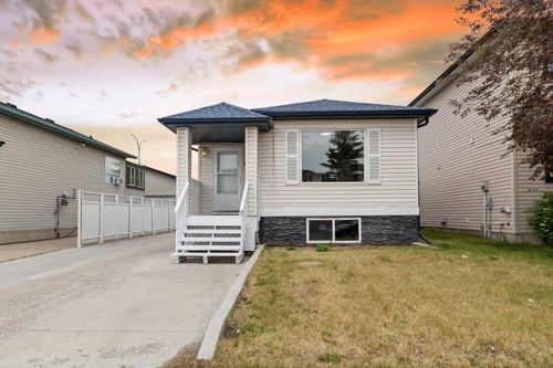 84 Woodside Circle Nw, Airdrie, AB, T4B2J8 | Card Image