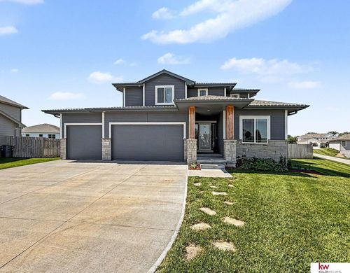 925 Elm Cir, Springfield, NE, 68059-5744 | Card Image