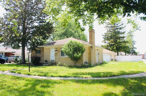 29150 Geraldine Ct, Warren, MI, 48093-5226 | Card Image
