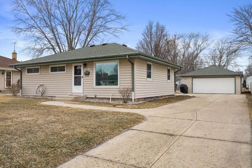 N85W17120 Ann Ave, Menomonee Falls, WI, 53051-2710 | Card Image