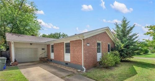 9322 Grove Ave, Norfolk, VA, 23503-3230 | Card Image