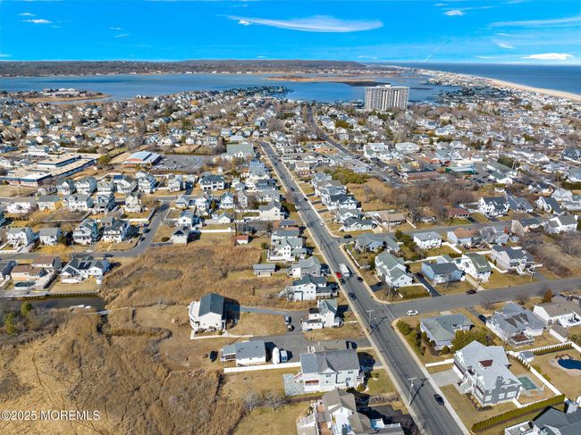 52 Riverdale Ave, House other with 3 bedrooms, 3 bathrooms and null parking in Monmouth Beach NJ | Image 76