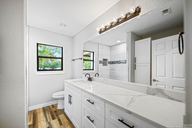 222 (17A) Winship Rd, House other with 3 bedrooms, 2 bathrooms and null parking in Pleasanton TX | Image 8