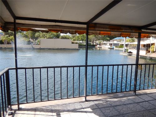 16000 Kilmarnock Dr, Miami Lakes, FL, 33014-6517 | Card Image