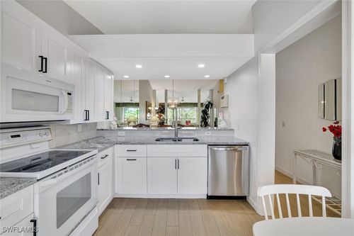 apt-1008-2420 Hidden Lake Dr, NAPLES, FL, 34112-2758 | Card Image