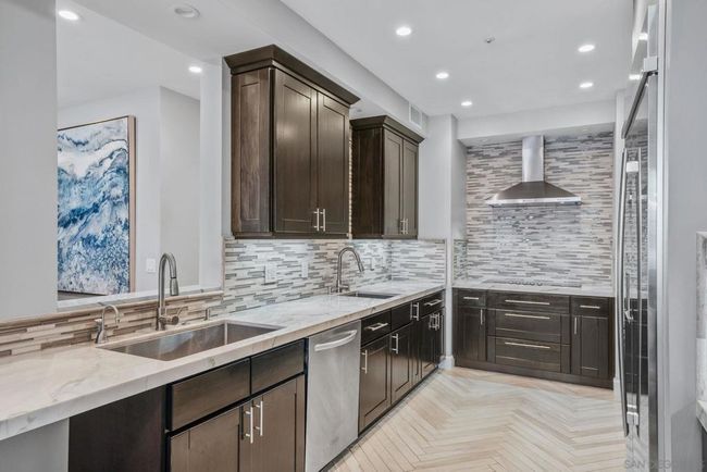 1301 - 5845 Friars Rd, Condo with 3 bedrooms, 2 bathrooms and 2 parking in San Diego CA | Image 18