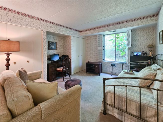 APT-209E - 2120 Greentree Rd, Condo with 2 bedrooms, 2 bathrooms and null parking in Pittsburgh PA | Image 6