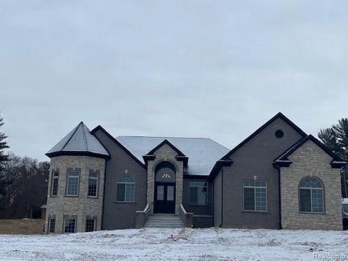 2 Bur Oak Ln, Oakland, MI, 48363 | Card Image