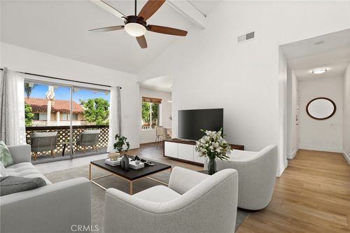 t4-700 W La Veta Ave, Orange, CA, 92868-4132 | Card Image