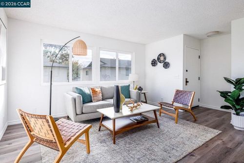 1033 Mohr Ln, Concord, CA, 94518-4319 | Card Image