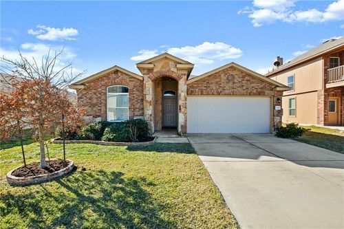 112 Hondo Gap Ln, Jarrell, TX, 76537-1782 | Card Image
