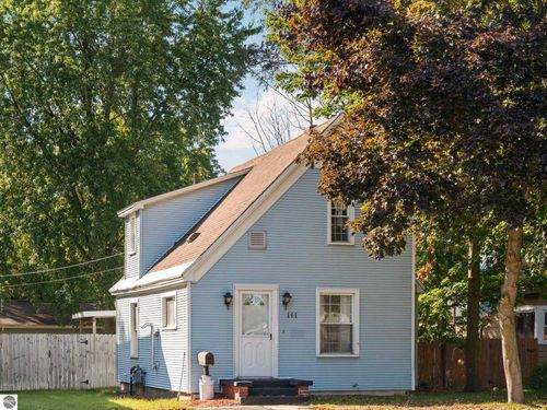 111 W 14th St, Traverse City, MI, 49684-4035 | Card Image