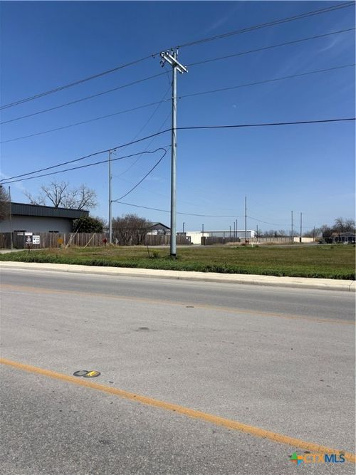 1900 N Austin St, Seguin, TX, 78155-1904 | Card Image