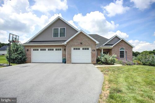 1857 Carrera Dr, CHAMBERSBURG, PA, 17202-8449 | Card Image