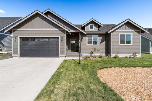201 Brentwood Dr, Nooksack, WA, 98276-2101 | Card Image