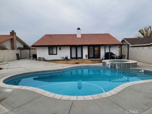 13535 Driftwood Dr, Victorville, CA, 92395 | Card Image