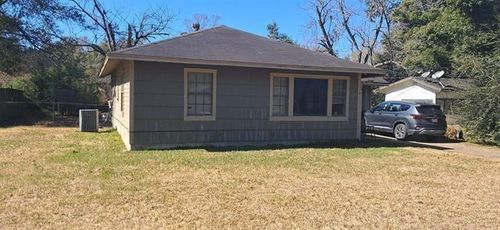 4 Circle C St, Orange, TX, 77630-4639 | Card Image