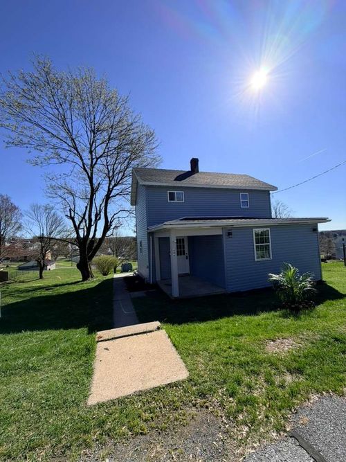 606 Devlin St, Gallitzin, PA, 16641-1316 | Card Image