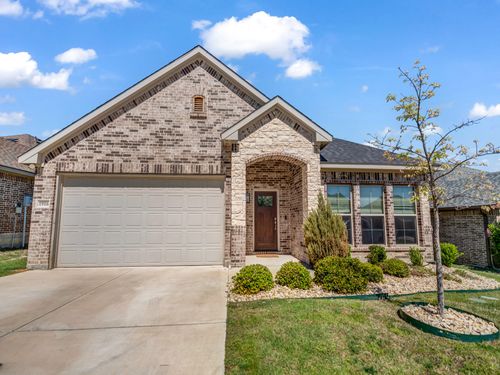 1916 Town Creek Cir, Weatherford, TX, 76086-1138 | Card Image