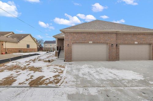 34460 Maple Lane Dr, Sterling Heights, MI, 48312-5204 | Card Image