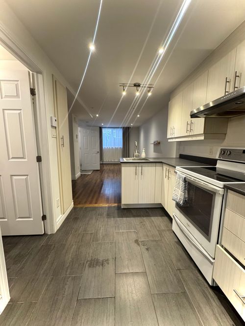 10225 Rue Waverly, Montréal, QC, H3L2W2 | Card Image