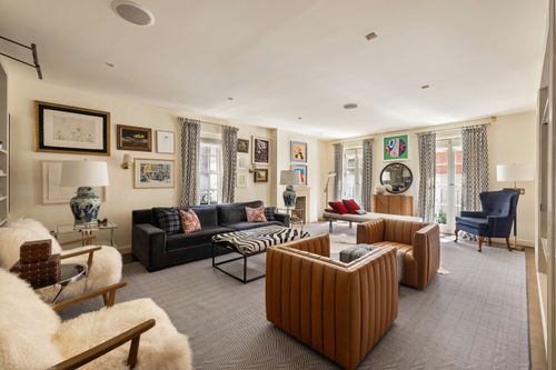 9 1/2 Jane St, New York, NY, 10014-1917 | Card Image