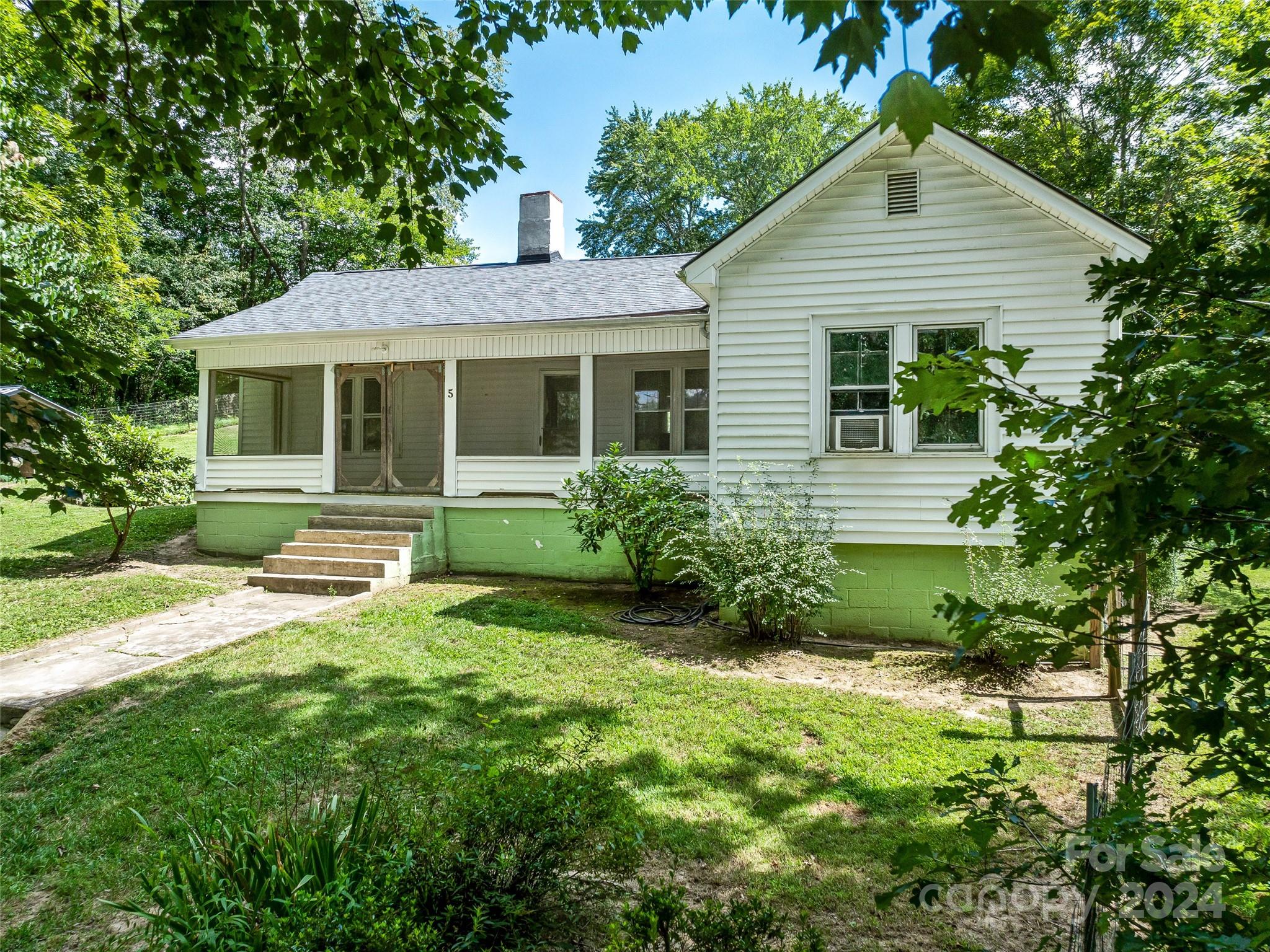 Buncombe School Rd, Asheville, NC 28806