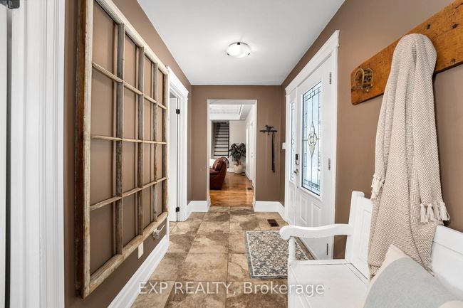 1742 Cameron St W, House other with 3 bedrooms, 2 bathrooms and 8 parking in Cannington ON | Image 12