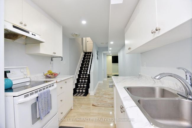 23 Falling Leaf Dr, House attached with 3 bedrooms, 4 bathrooms and 2 parking in Caledon ON | Image 28