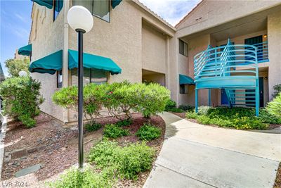 102 - 4425 Woodpine Drive, Condo with 2 bedrooms, 1 bathrooms and null parking in Las Vegas NV | Image 3