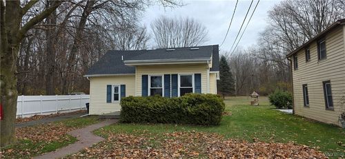 2749 Caledonia St, Newfane, NY, 14108-1301 | Card Image