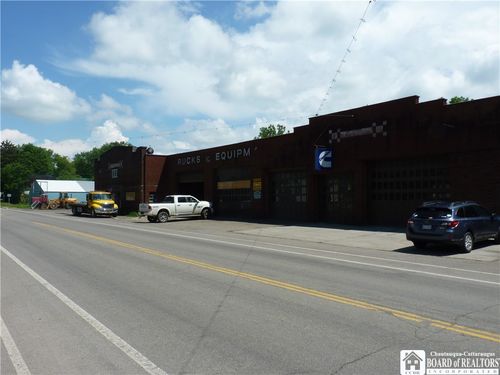 124 E Main St, Sherman, NY, 14781-8002 | Card Image