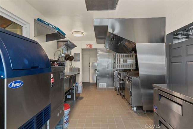 Kitchen 2 | Image 9