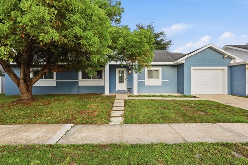8405 Oak Bluff Dr, Orlando, FL, 32827-4923 | Card Image