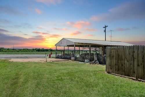 12148 E Us Highway 290, Fredericksburg, TX, 78624-5758 | Card Image