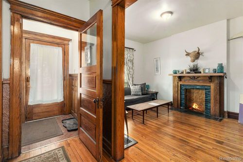 4214 Avery St, Detroit, MI, 48208-2740 | Card Image