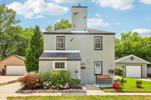 5576 Angle Ln, Greendale, WI, 53129-1305 | Card Image